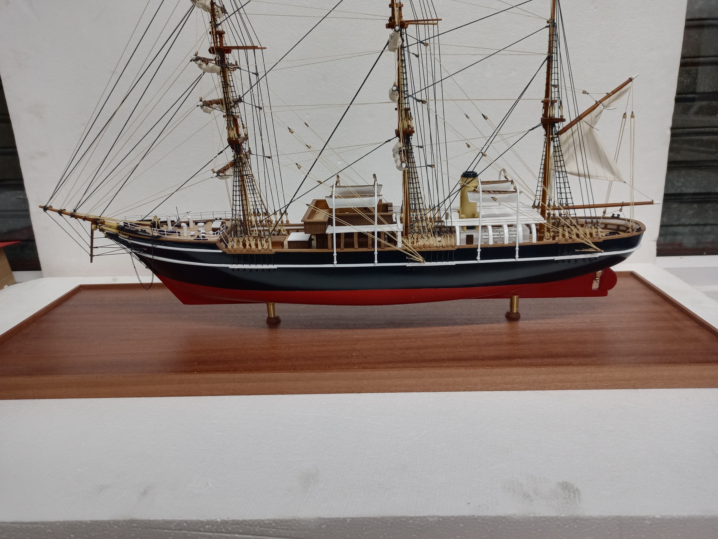 RRS Discovery Model Ship - PSM9275 - Image 25