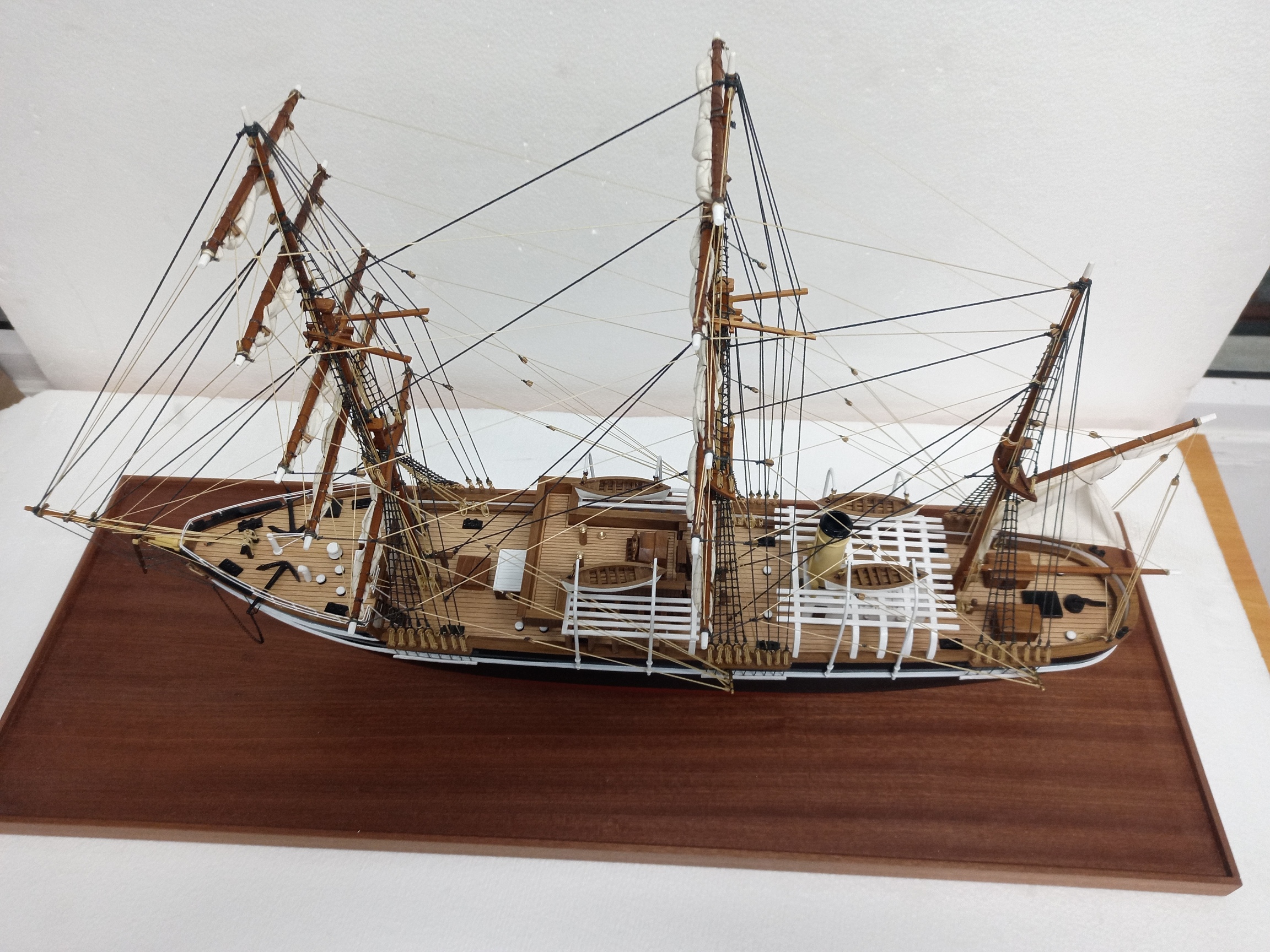RRS Discovery Model Ship - PSM9275 - Image 26