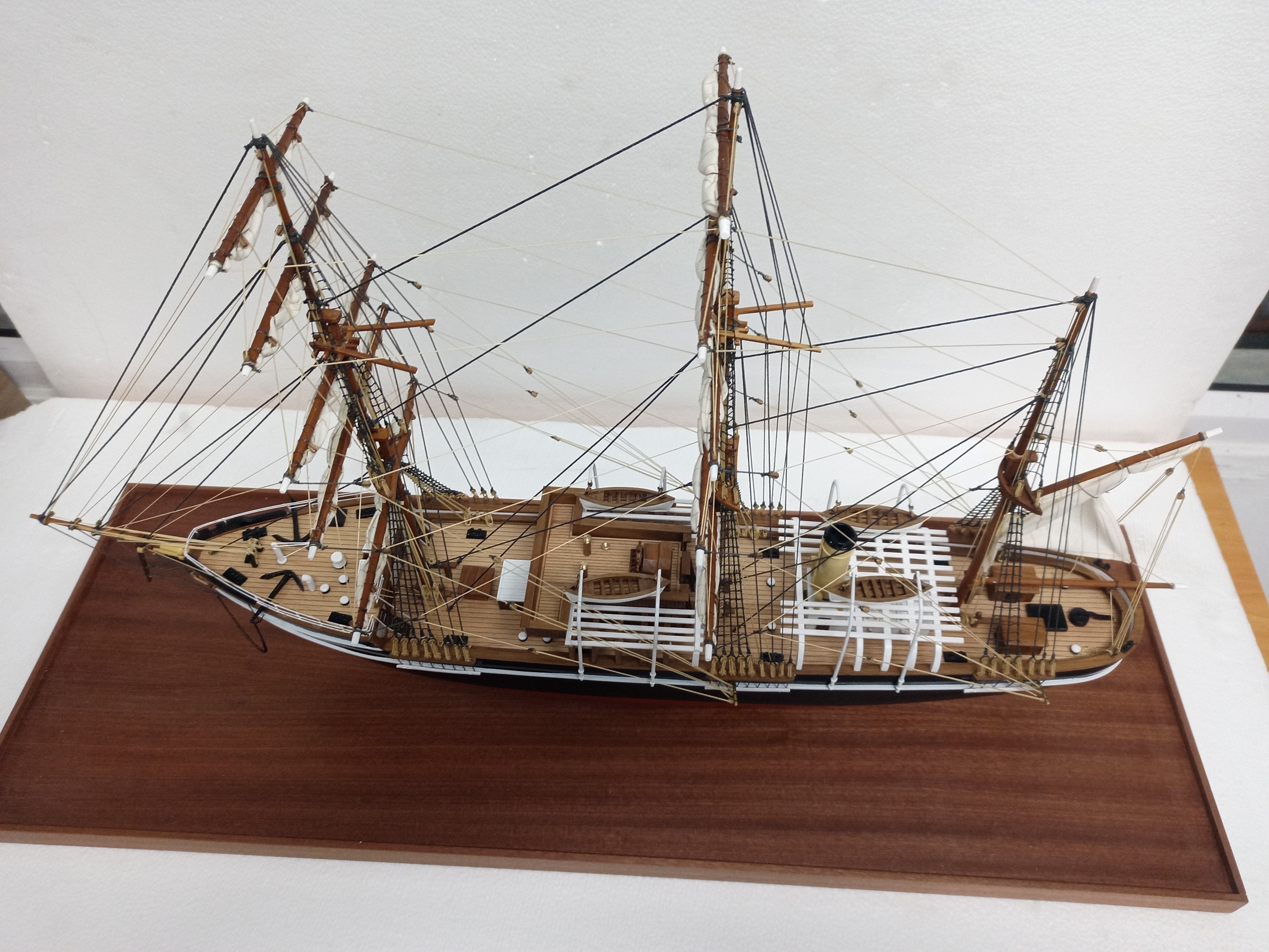 RRS Discovery Model Ship - PSM9275 - Image 27