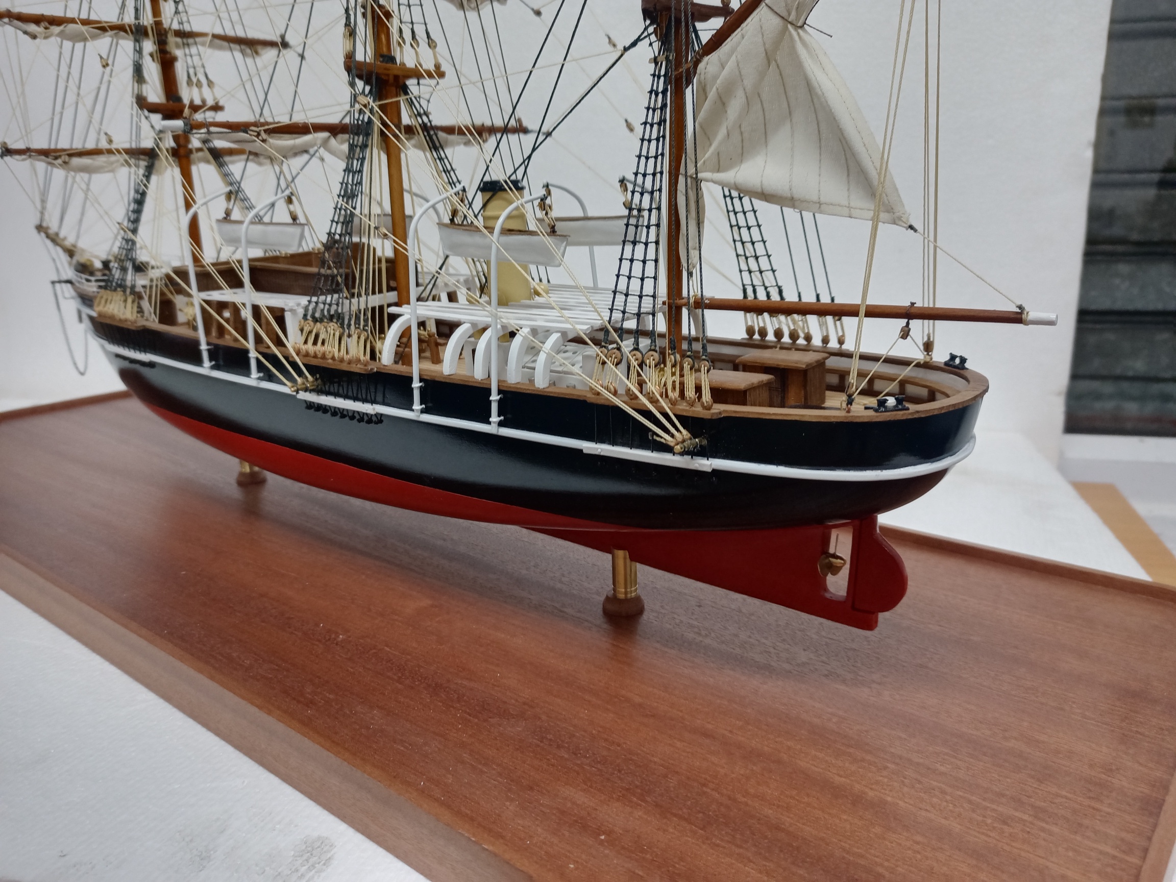 RRS Discovery Model Ship - PSM9275 - Image 29