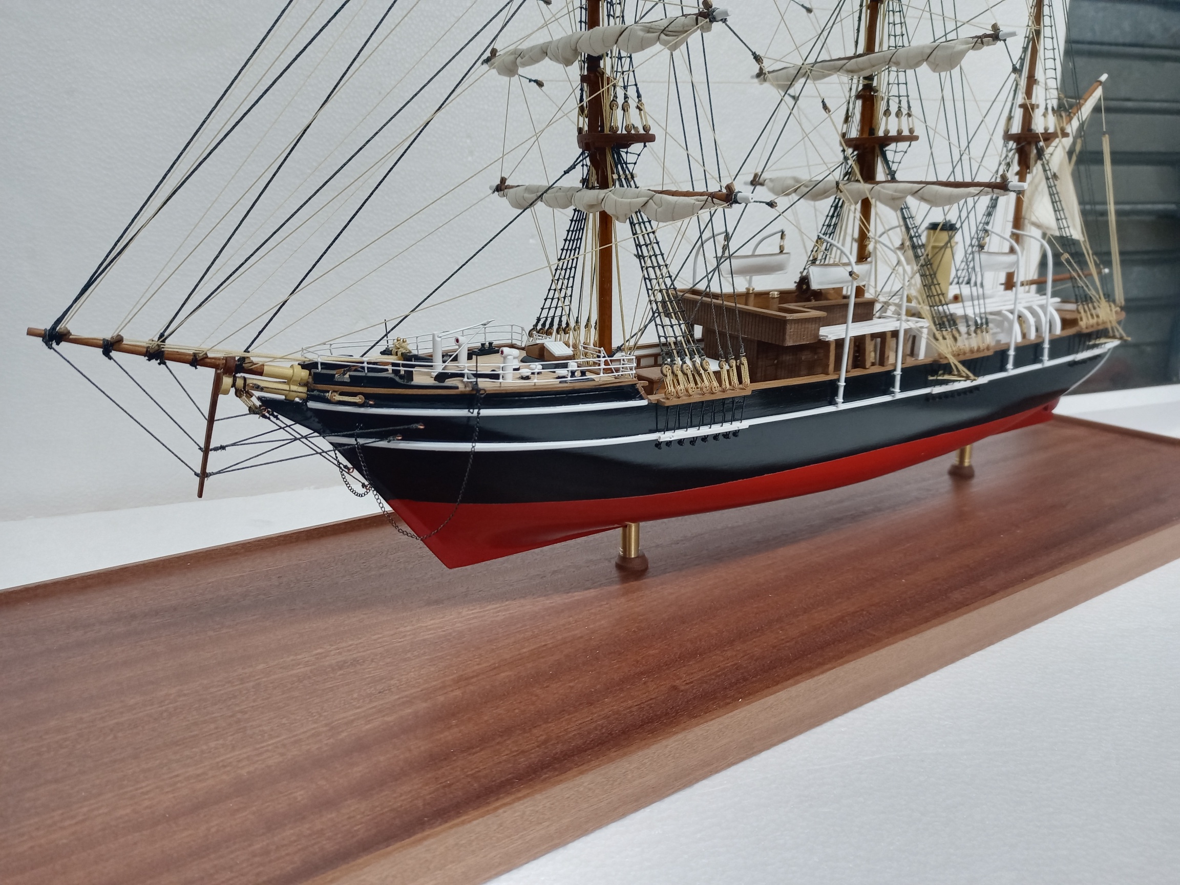 RRS Discovery Model Ship - PSM9275 - Image 30
