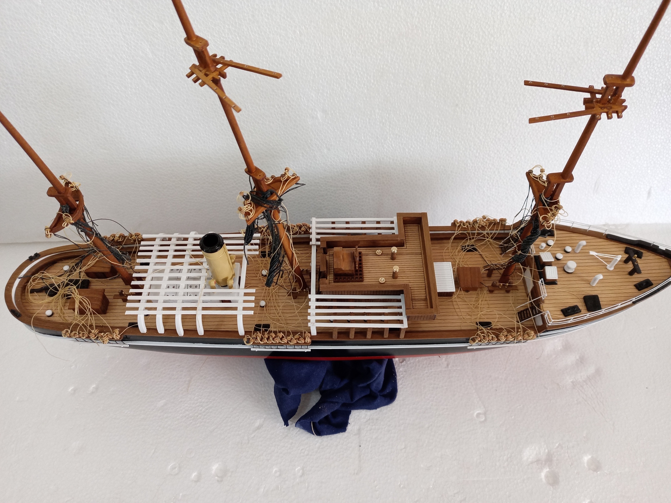 RRS Discovery Model Ship - PSM9275 - Image 16