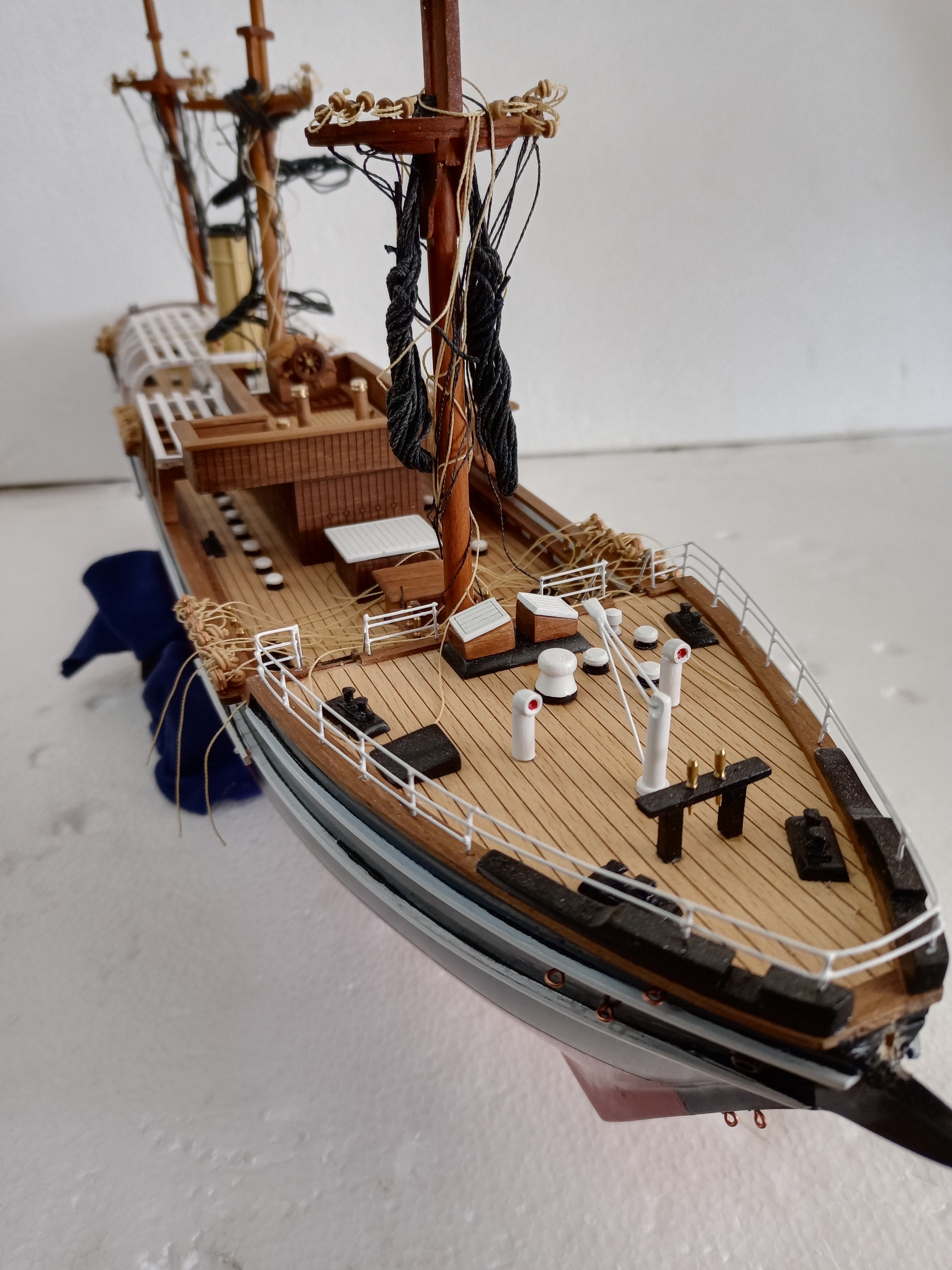 RRS Discovery Model Ship - PSM9275 - Image 17