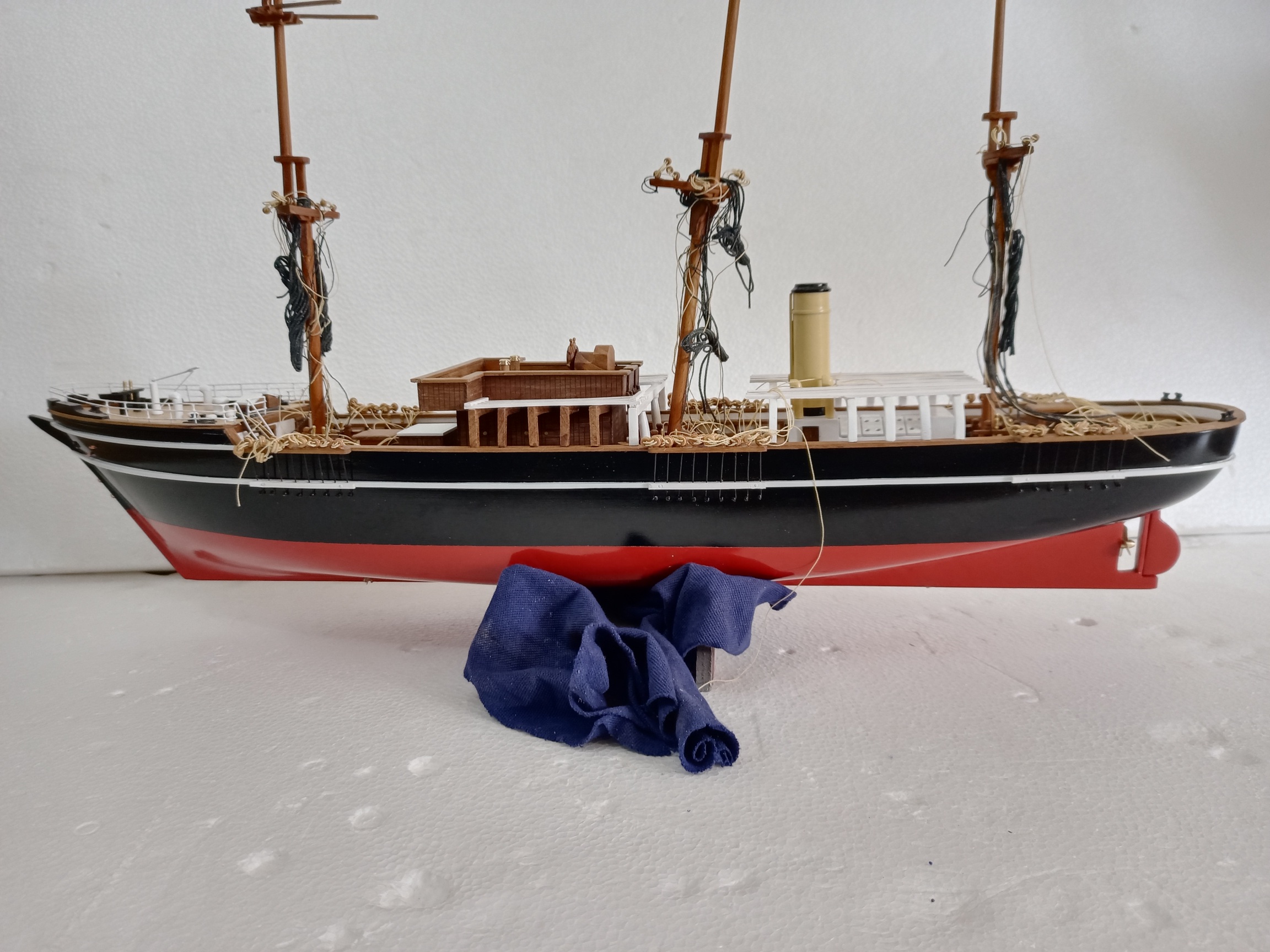 RRS Discovery Model Ship - PSM9275 - Image 19