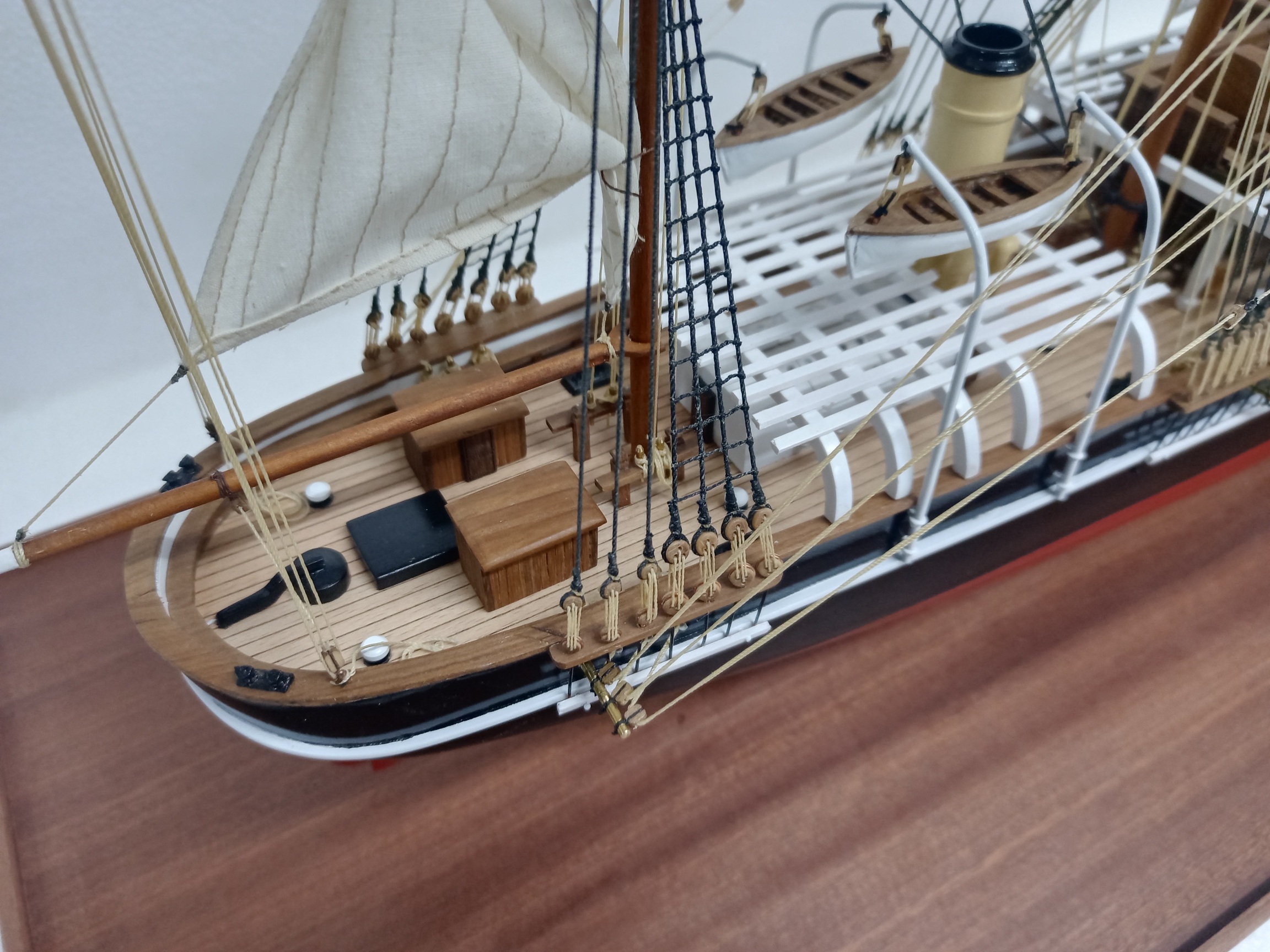 RRS Discovery Model Ship - PSM9275 - Image 21