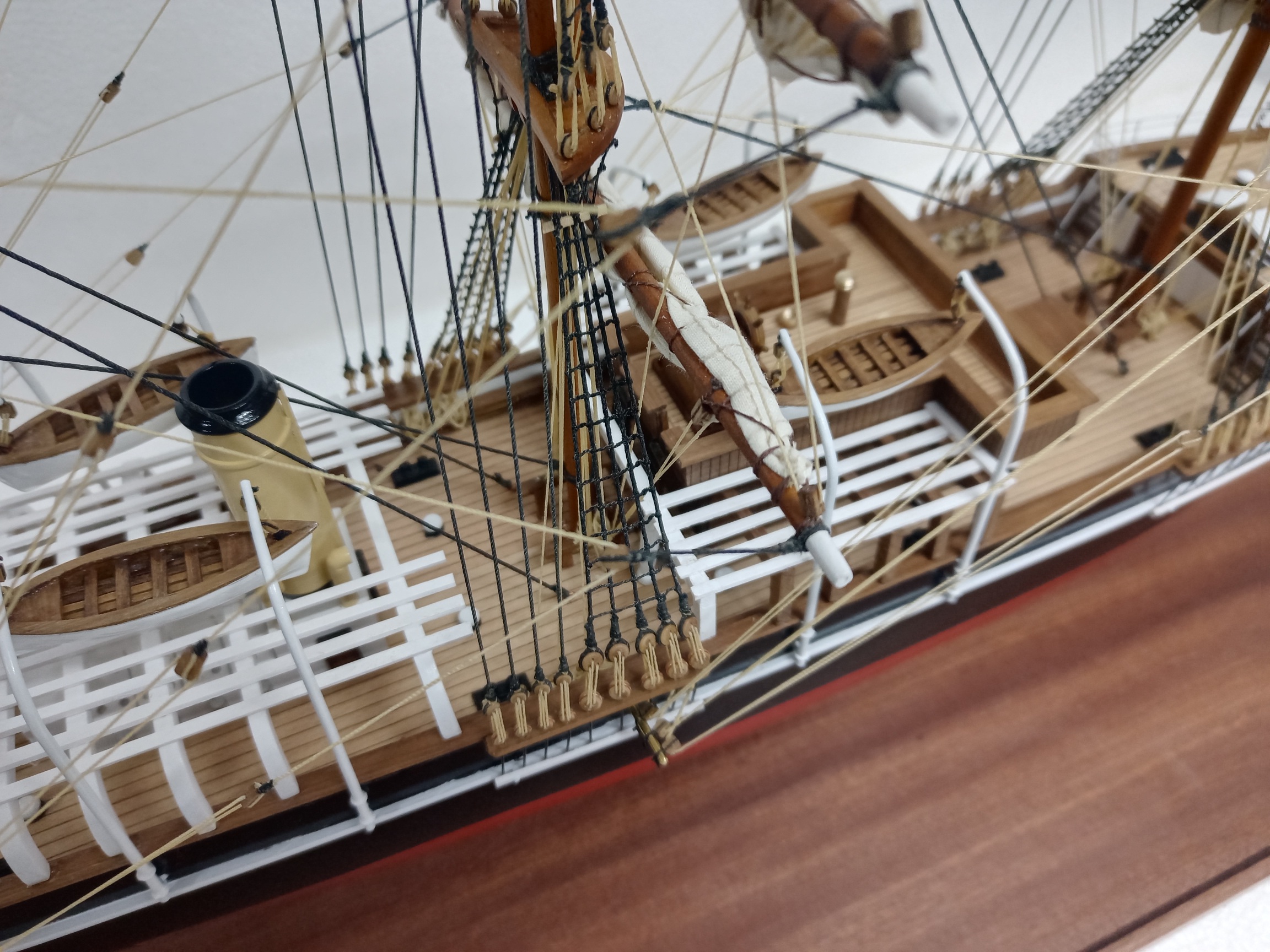 RRS Discovery Model Ship - PSM9275 - Image 22