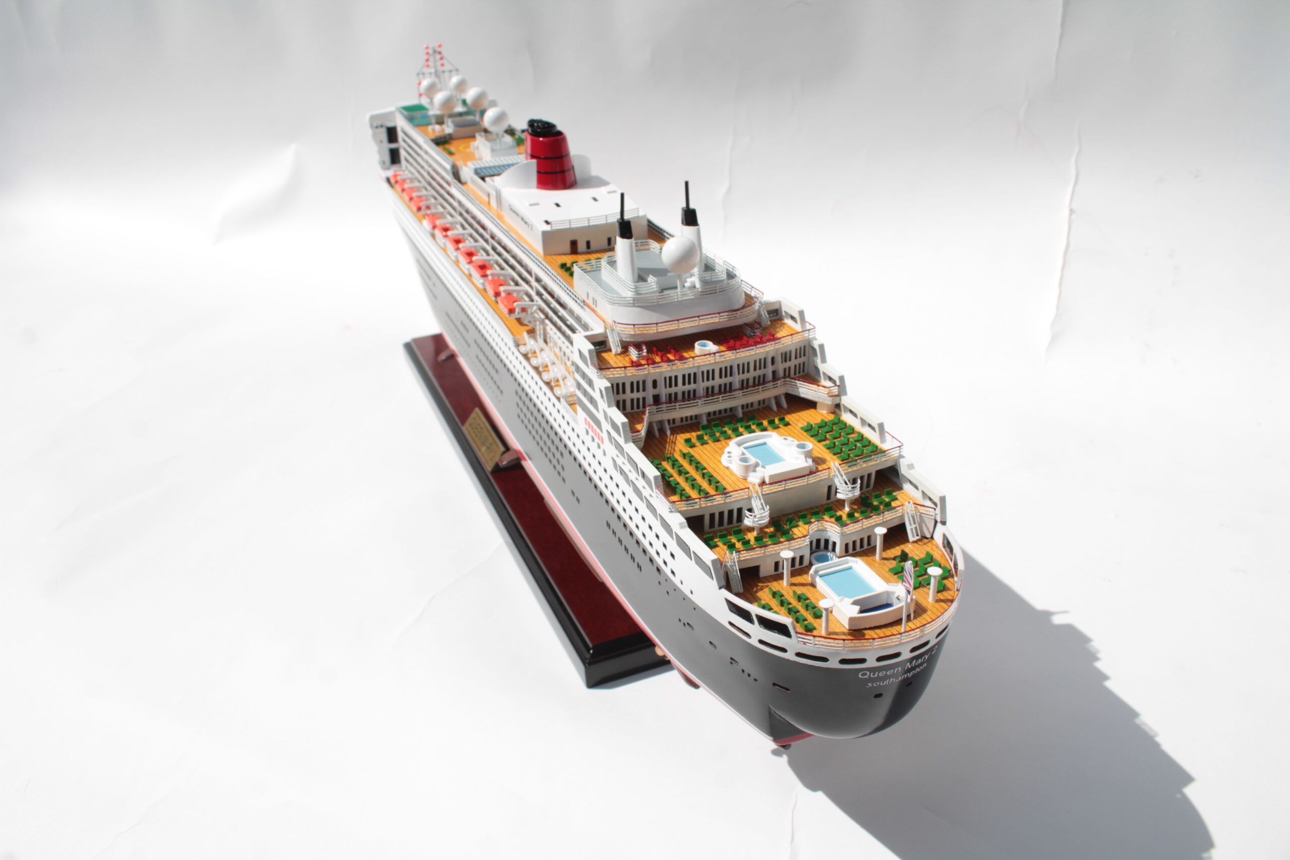 Queen Mary 2 Special Edition – GN - Image 10